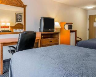 Kalamazoo Hotel | Quality Inn Kalamazoo near Wings Stadium