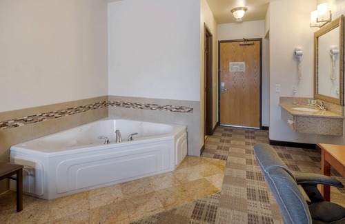 Kenai Hotel | Quality Inn Kenai
