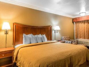 Lake Elsinore Hotel | Quality Inn Lake Elsinore I-15