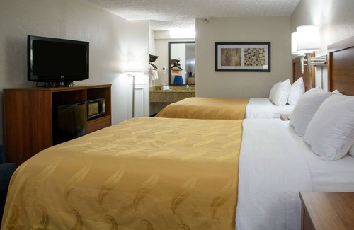 Lewisburg Hotel | Quality Inn Lewisburg