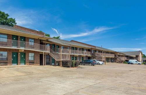 Magnolia Hotel | Quality Inn Magnolia