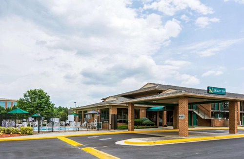 Lakeview Hotel | Quality Inn Manassas
