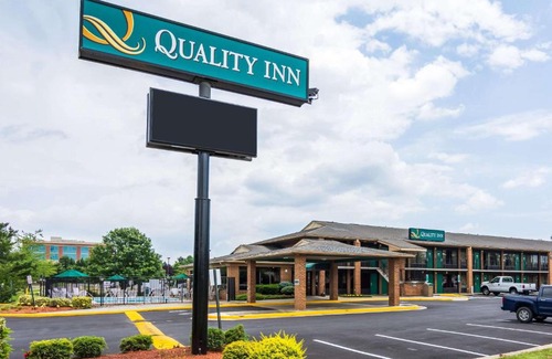 Lakeview Hotel | Quality Inn Manassas