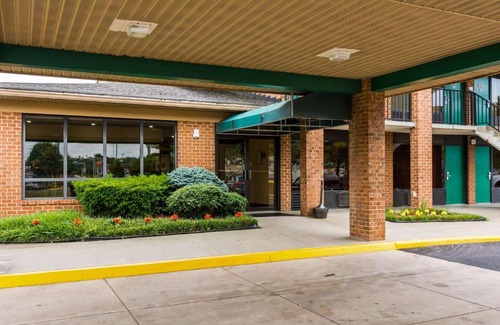 Lakeview Hotel | Quality Inn Manassas