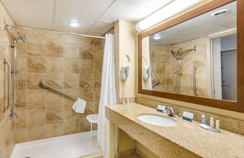 Radford Hotel | Quality Inn Radford-West Blacksburg I-81