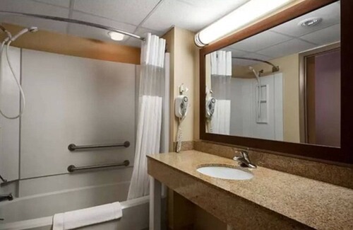 Radford Hotel | Quality Inn Radford-West Blacksburg I-81