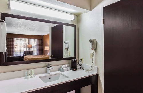 South Boston Hotel | Quality Inn South Boston - Danville East