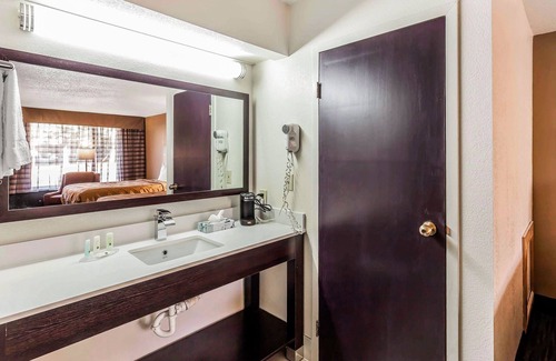 South Boston Hotel | Quality Inn South Boston - Danville East