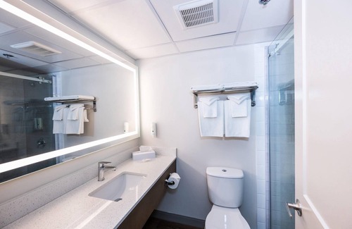 Whitehorse Hotel | Quality Inn & Suites
