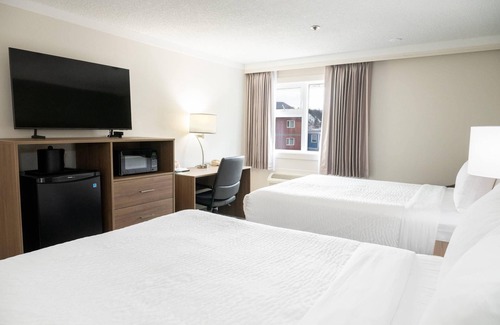 Whitehorse Hotel | Quality Inn & Suites