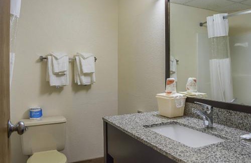 Sunnyside Hotel | Quality Inn & Suites Clackamas - Portland