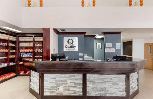 Aurora Hotel | Quality Inn & Suites Denver Airport - Gateway Park