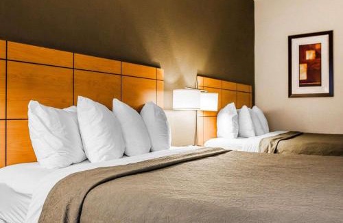 Greater South Side Hotel | Quality Inn & Suites Des Moines Airport