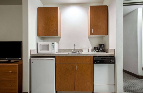 Federal Way Hotel | Quality Inn & Suites Federal Way - Seattle