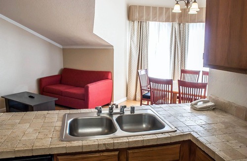 Fife Hotel | Quality Inn & Suites Fife Seattle