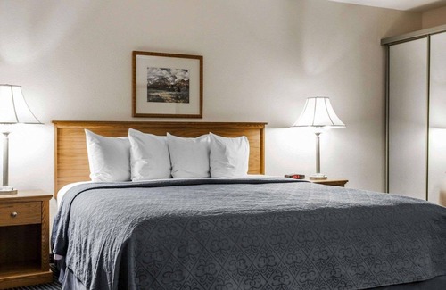 Goldendale Hotel | Quality Inn & Suites Goldendale