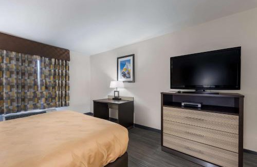 Huntsville Hotel | Quality Inn & Suites Huntsville Research Park Area