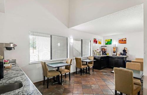 Junction Hotel | Quality Inn & Suites Junction