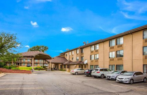 Lawrence Hotel | Quality Inn & Suites Lawrence - University Area
