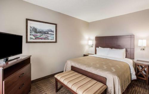 Lawrence Hotel | Quality Inn & Suites Lawrence - University Area