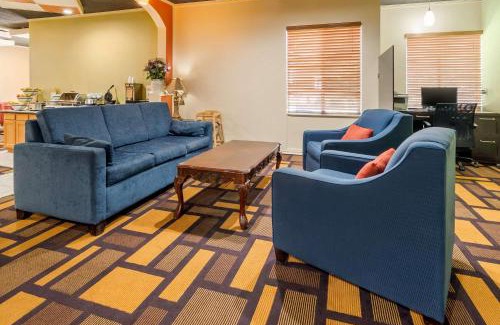 Lenexa Hotel | Quality Inn & Suites Lenexa Kansas City