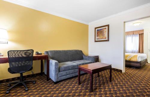 Lennox Hotel | Quality Inn & Suites Los Angeles Airport - LAX