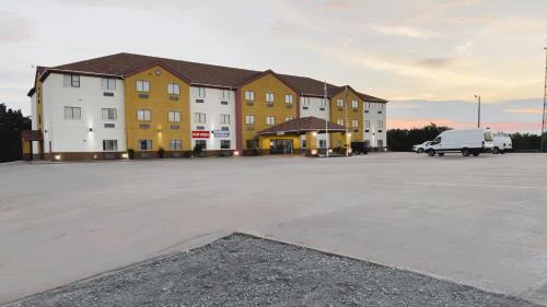 McAlester Hotel | Quality Inn & Suites McAlester on Hwy 69 & US 75