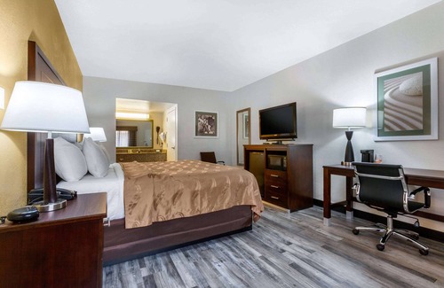 Mesa Hotel | Quality Inn & Suites near Downtown Mesa