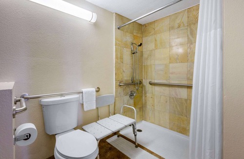 Mesa Hotel | Quality Inn & Suites near Downtown Mesa