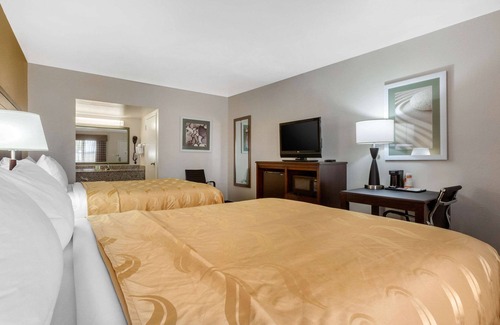 Mesa Hotel | Quality Inn & Suites near Downtown Mesa
