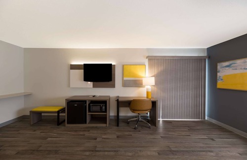 Artesia Hotel | Quality Inn & Suites