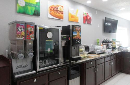 Roselawn Finance Hotel | Quality Inn & Suites