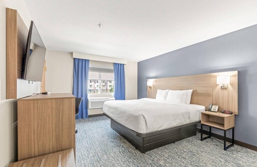 Glenwood Springs Hotel | Quality Inn & Suites On the River