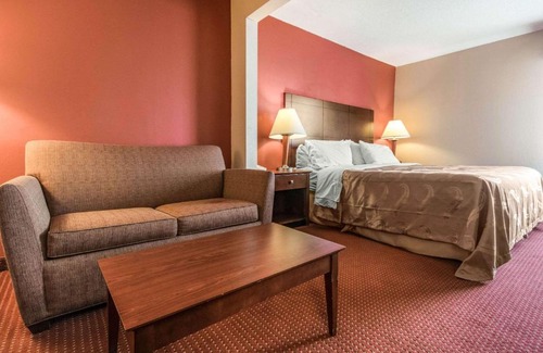 Greendale Hotel | Quality Inn & Suites