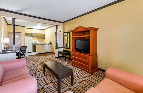 Lubbock Hotel | Quality Inn & Suites