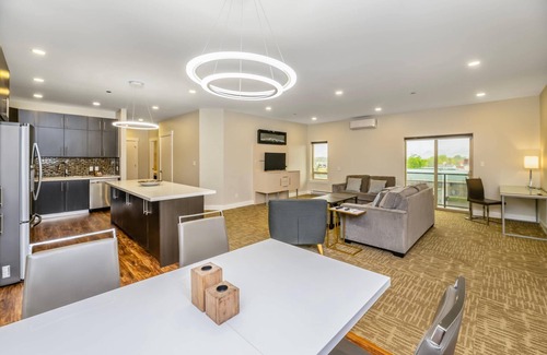 Terrace Hotel | Quality Inn Sunshine Suites