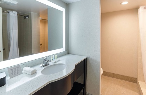 Roanoke Hotel | Quality Inn Tanglewood