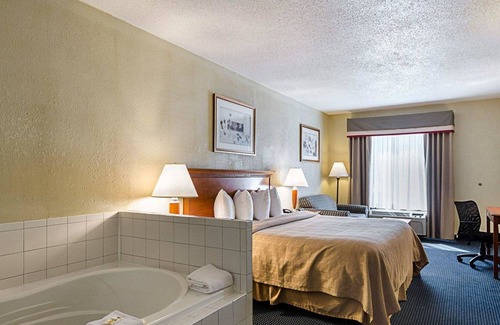 Troutville Hotel | Quality Inn Troutville - Roanoke North