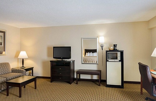 Troutville Hotel | Quality Inn Troutville - Roanoke North