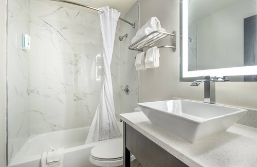 Greenbrier West Hotel | Quality Inn