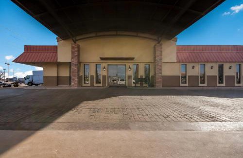 Chickasha Hotel | Quality Inn