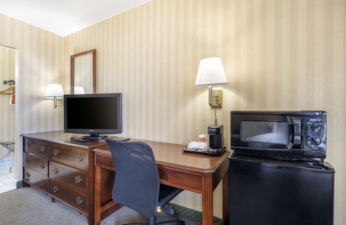 Tysons Hotel | Quality Inn Vienna - Tysons Corner