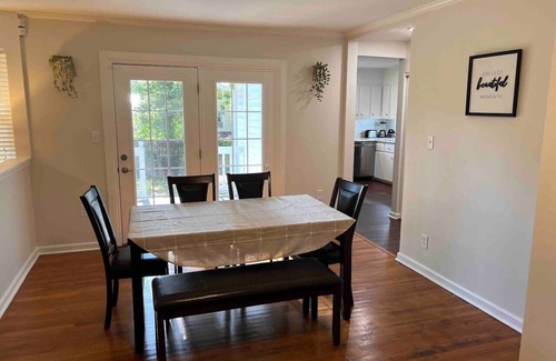 Beaufort House | Quality Stay and Location. Pets are allowed
