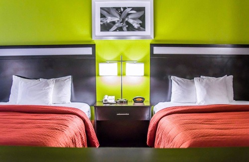 Biggar Hotel | Quality Suites Fort Myers I-75