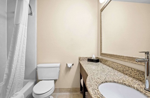 Las Colinas Hotel | Quality Suites Irving-Las Colinas