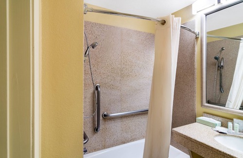 Midland Hotel | Quality Suites Midland North Loop 250