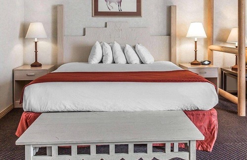 Moab Hotel | Quality Suites Moab Near Arches National Park