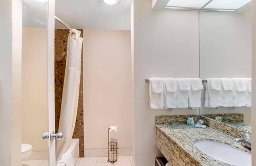 Moab Hotel | Quality Suites Moab Near Arches National Park