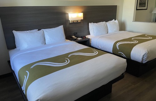 Tulsa Hotel | Quality Suites Tulsa I-44