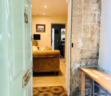 Rudloe House | Quarry Cottage - Snug Hideaway